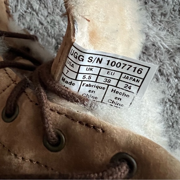 UGG Chickaree booties SN 1007716 - Picture 9 of 10